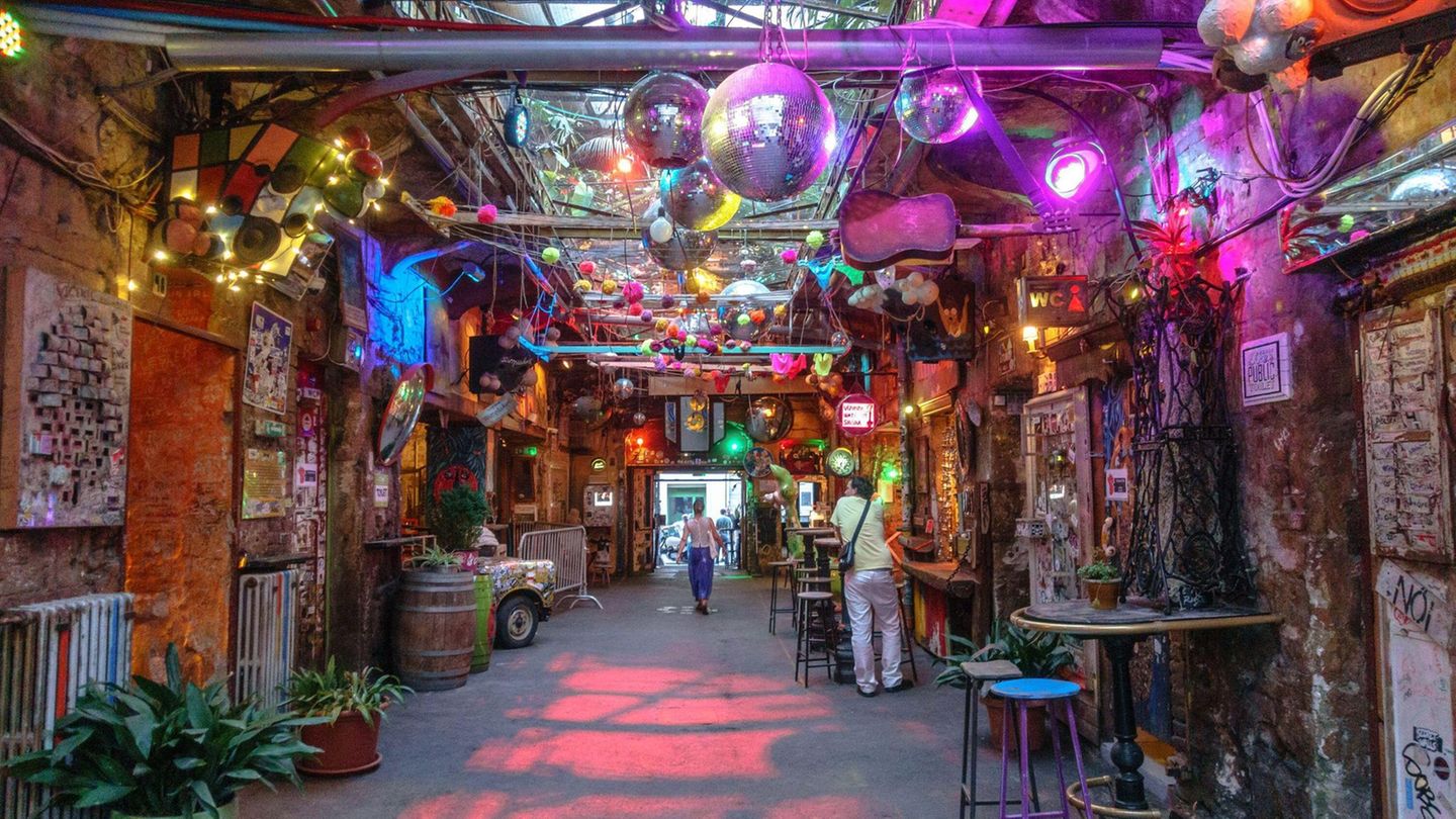 The colorful courtyard and interior of Szimpla Kert